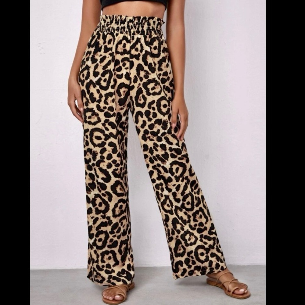 Women’s Cheetah Paper Bag Pants, Size XL